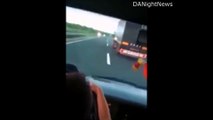 بالفيديو طفل يقود سيارة على طريق سريع وردة فعل الأهل لا تصدق
