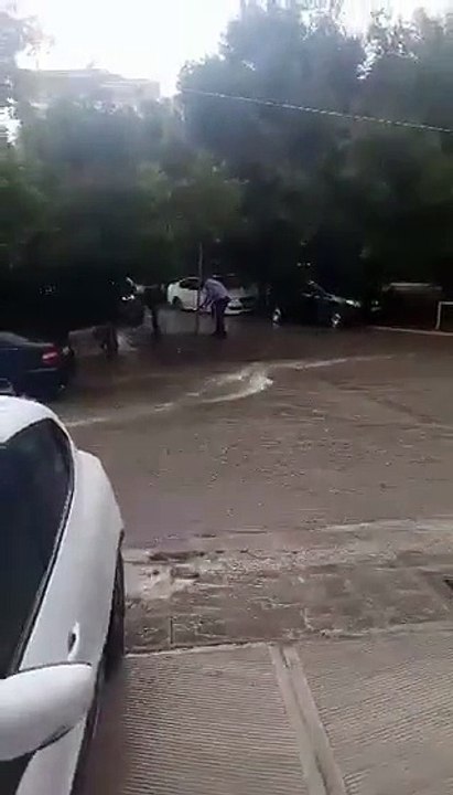 Πλημμύρες Μαρούσι:  Ο Γιώργος Καραμέρος κλείνει δρόμους