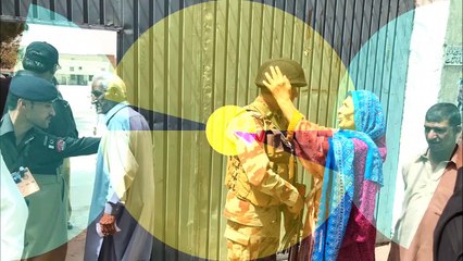 People giving respect to Pakistan Army on the election day 2018