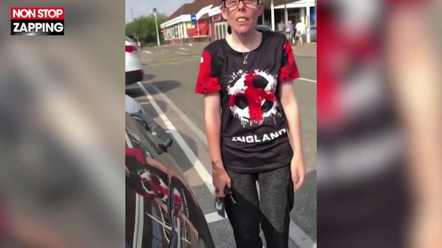 Un homme sauve deux chiens enfermés dans une voiture en pleine canicule (vidéo)