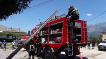 Gjirokastër, zjarrfikësit një sërë pengesash në luftën kundër flakëve - Top Channel Albania