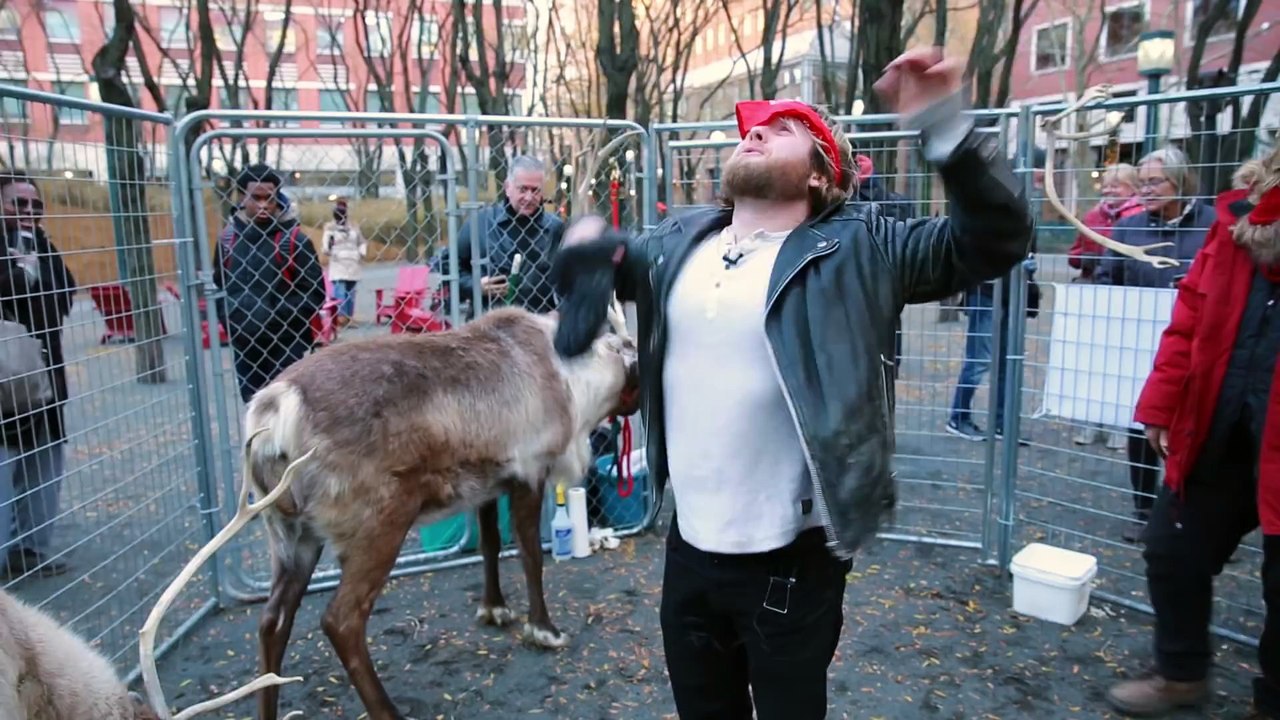 EXTREME Try Not To Smile Challenge - Christmas Edition