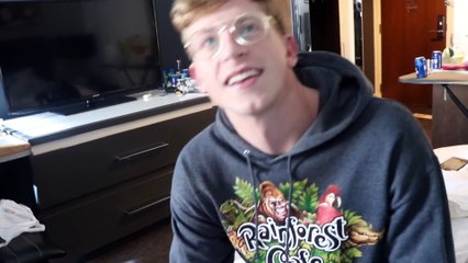 SURPRISING GIRLFRIEND WITH BABY KANGAROO!!