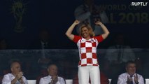 Как президент Хорватии Колинда Грабар-Китарович завоевала сердца футбольных болельщиков во всем мире?