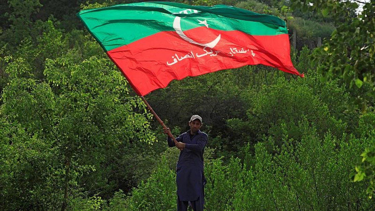 Pakistan: Ex-Kricket-Star erklärt sich zum Wahlsieger