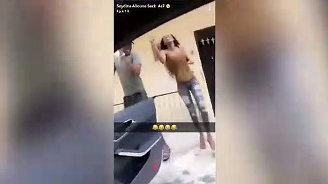 Keke Challenge - Aicha Ballago, la petite soeur de Wally, crée une drôle de chorégraphie