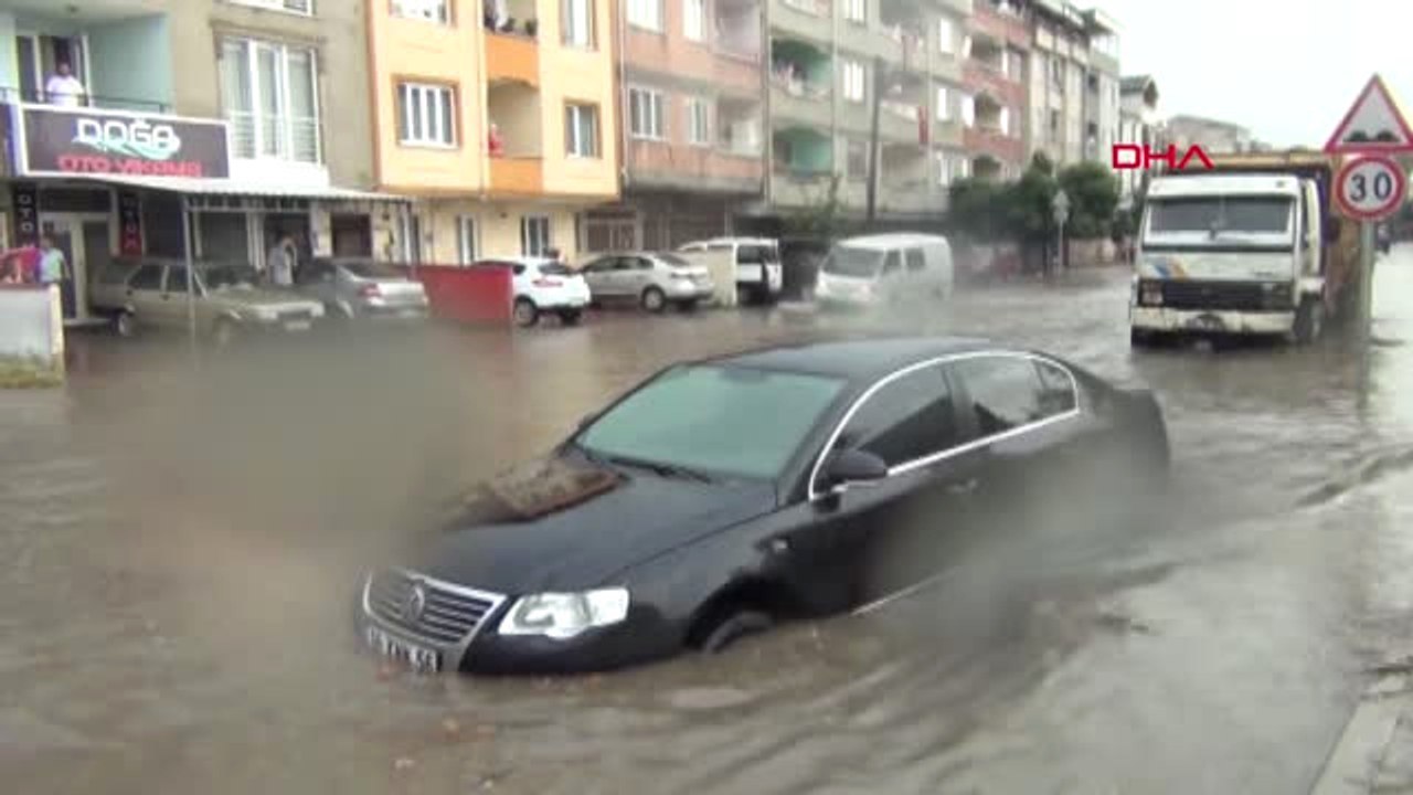 Bursa Araçlar Suya Gömüldü