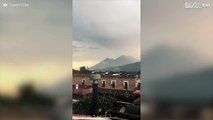 Relâmpago atinge vulcão durante erupção na Guatemala