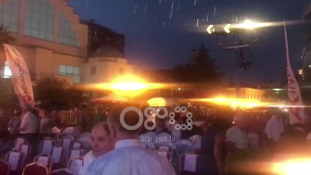 Ora News - Shkodër, stuhia dhe shiu prishin Koncertin e Teatrit të Operas dhe Baletit