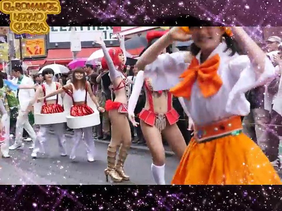 Japonesas bailando carnaval  grupo KAROS cumbia SONIDERA  2018