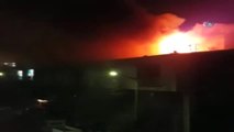 Başakşehir'de Silikondan Mutfak Araç Gereçleri Üretilen Fabrika Alev Alev Yandı