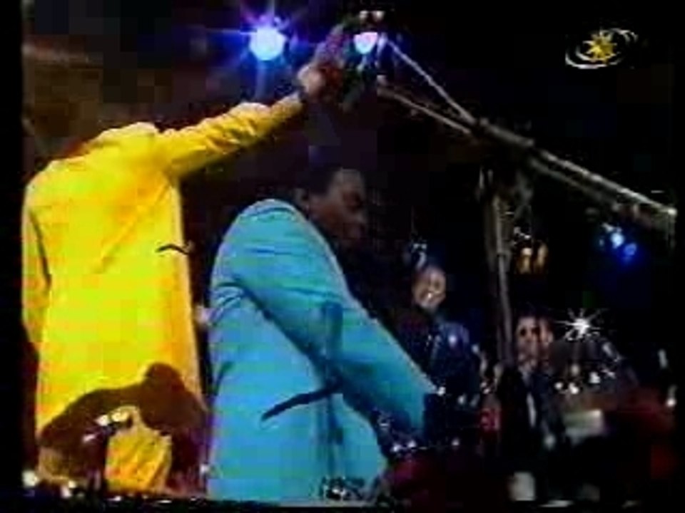 18 - Showaddywaddy - Under The Moon Of Love