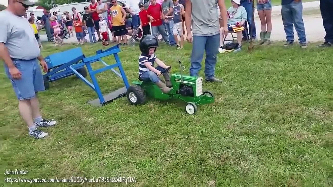 Mini Tractors and Modern  Agriculture Technology and Heavy Agriculture Equipment