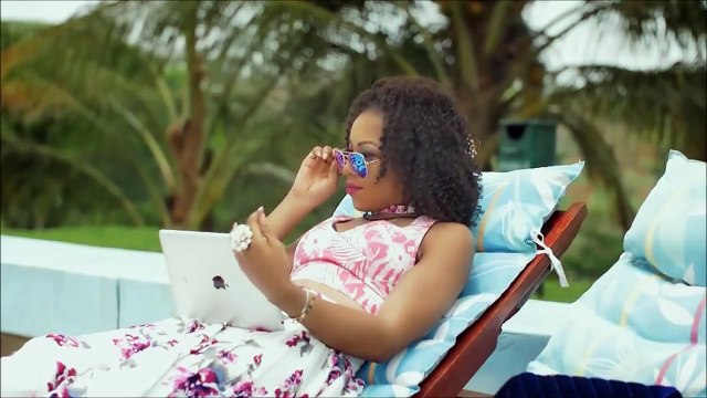 Un hit cette chanson Celui ou celle qui a aimé cette chanson comme moi donne le nom de l auteur en commentaire et un autre de ces titres