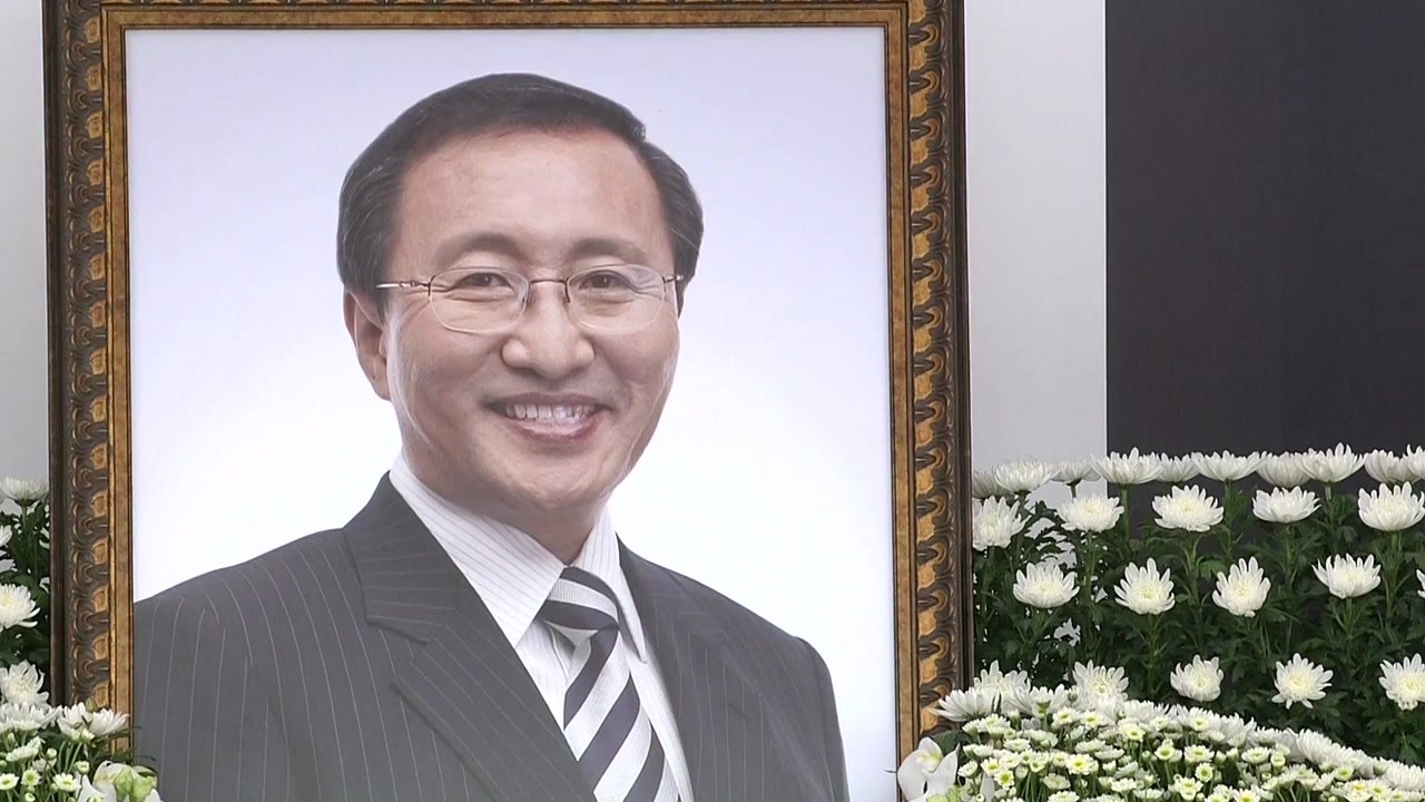 뜨거운 태양 아래 애도 물결...노회찬 눈물의 영결식  / YTN