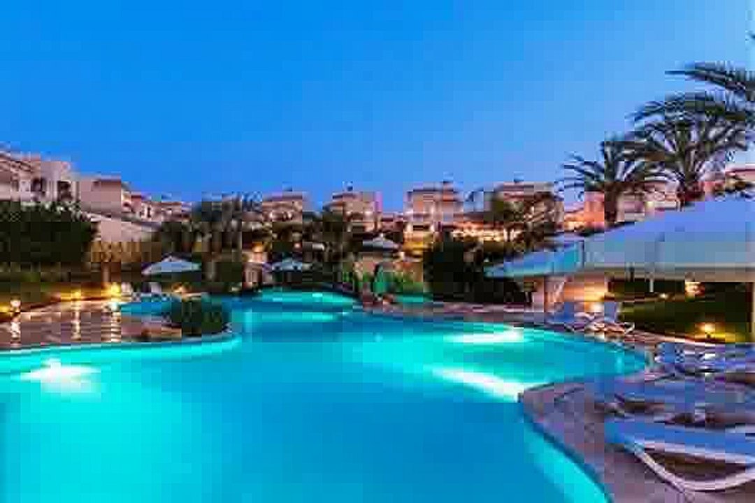 Overlooking Private Garden in El Patio Casa Compound Apartment for sale