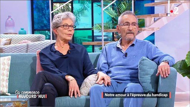 Une question à un unijambiste dans Ça commence aujourd'hui déclenche les rires sur le plateau - Regardez