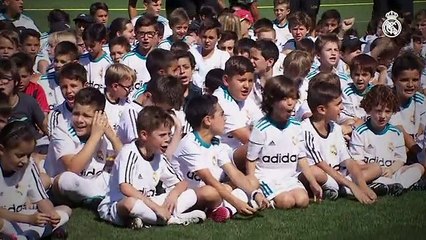 Visita del primer equipo a uno de los campus de la Fundación Real Madrid