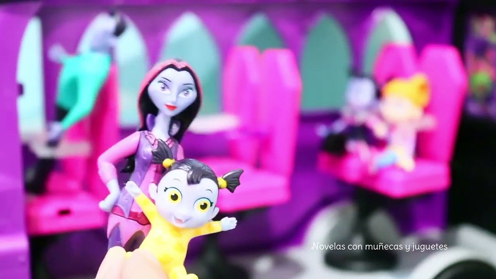 Vampirina va de paseo en el camper de MH Muñecas y juguetes con Andre para  niñas y niños - video Dailymotion
