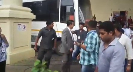 Kamal haasan meets vivek