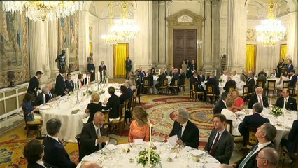 Brindis entre Felipe VI y Macron para concluir la visita de trabajo