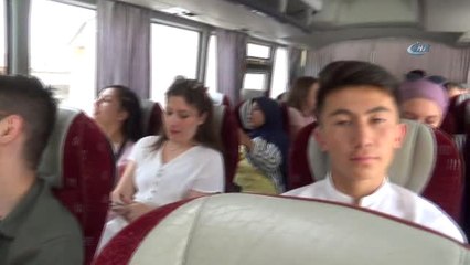 Isparta Gülü ve Lavantası 14 Farklı Ülke Vatandaşı Öğrenciye Aynı Anda Tanıtıldı