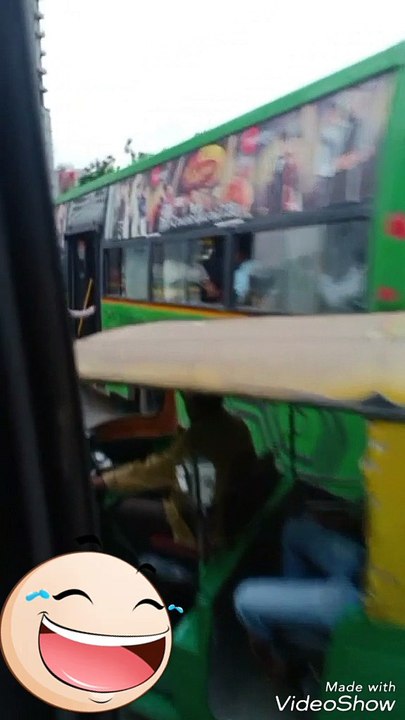 Busy city auto mooving