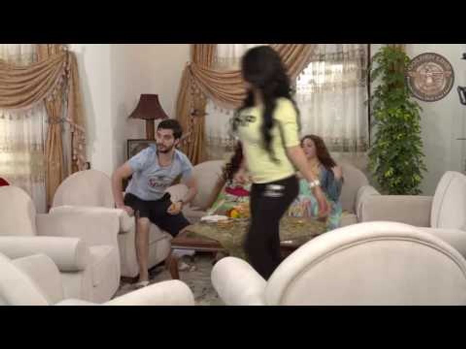 سبب أخذ الشرطة لنذير وسعيد ـ مقطع من مسلسل شو ا...