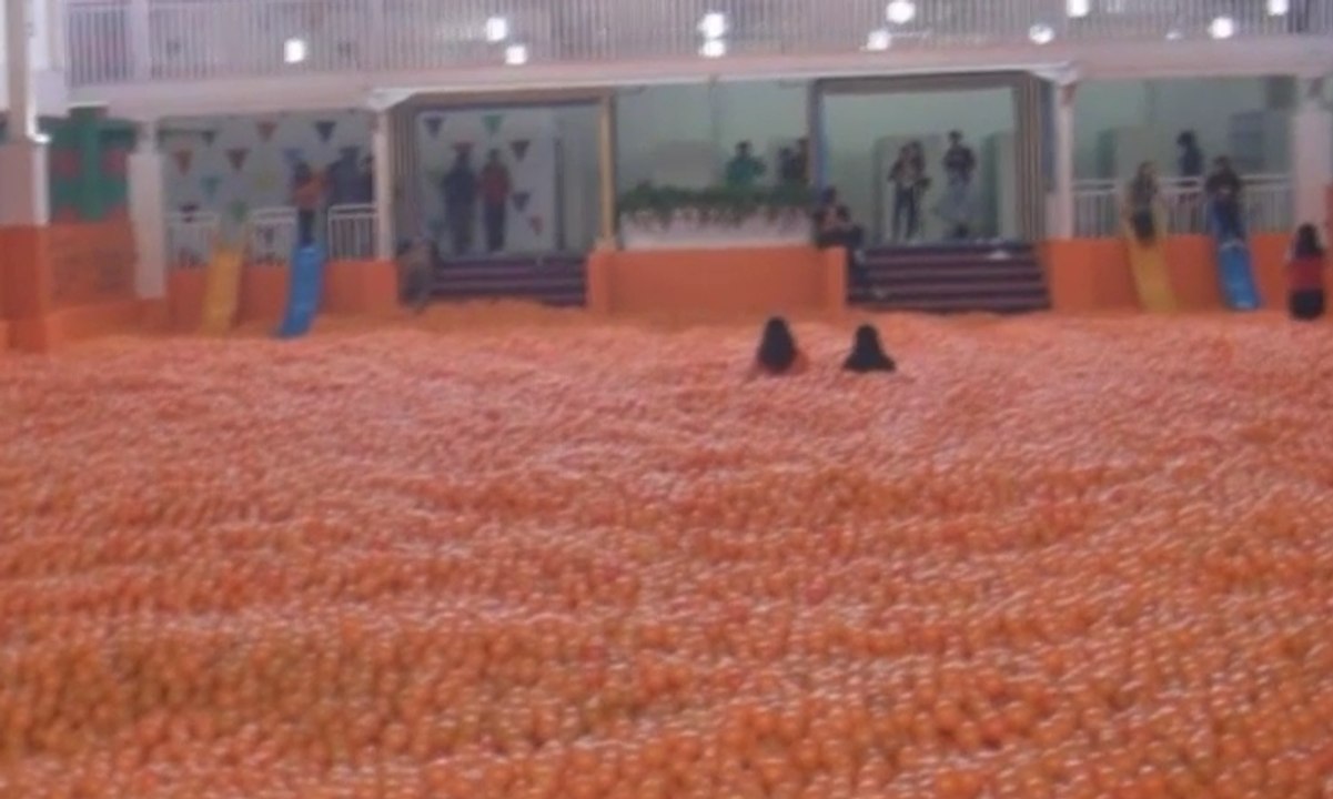 Wisata Baru Kolam Mandi Bola Terbesar di Indonesia