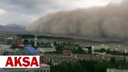 Kum fırtınası adeta şehri yuttu