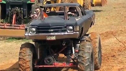 Battle Of Cars In Mud