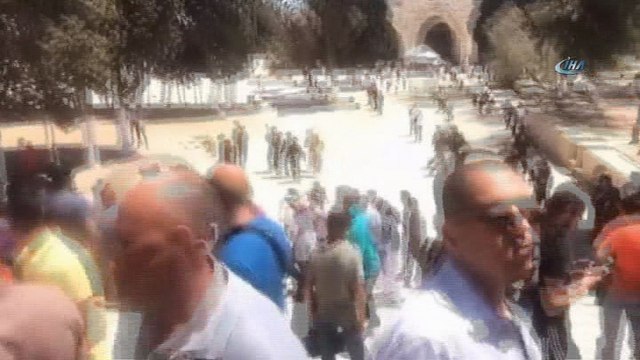 - Mescid-i Aksa’da Gerginlik- İsrail, Göz Yaşartıcı Gaz Ve Ses Bombaları İle Saldırdı