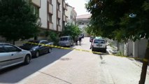Avcılar Cihangir Mahallesi’nde bir apartman dairesinde çuval içerisinde elleri bağlanmış halde bir ceset bulundu. Ceset, koku üzerine adrese gelen ekiplerin daireye girmesiyle bulundu.