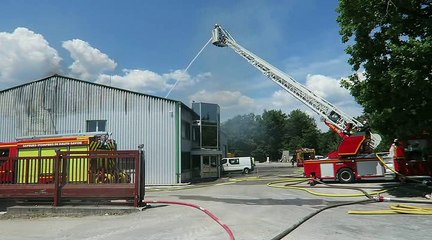 Haute-Savoie/ Ain : un violent incendie à Chêne-en-Semine