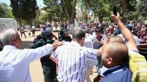 İsrail polisinden Mescid-i Aksa’ya saldırı - KUDÜS