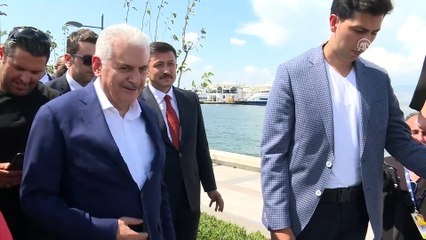 TBMM Başkanı Binali Yıldırım'dan genç çiftlere sürpriz - İZMİR