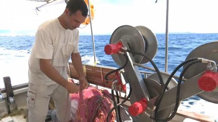 Grecia: i due pescatori "angeli custodi"