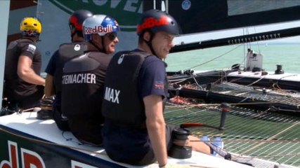 لقطة: فورمولا وان: ريكياردو وفرستابن يفترشان مياه المجر برفقة ملاحين متمرّسين