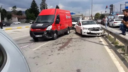 Sakarya'da 50 Metre Arayla İki Trafik Kazası: 8 Yaralı