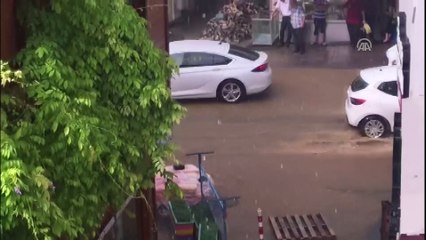 Kentin Avrupa Yakası'nda gök gürültülü sağanak trafiği etkiledi (2) - İSTANBUL