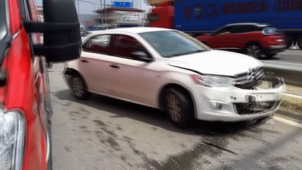 Sakarya'da 50 metre arayla iki trafik kazası: 8 yaralı