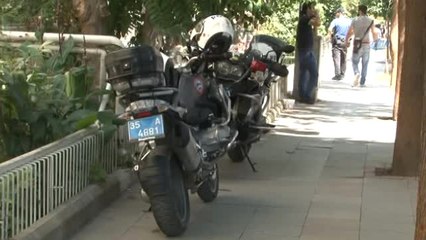 ABD'li Papaz Brunson'un Evinin Önünde Polis Nöbeti