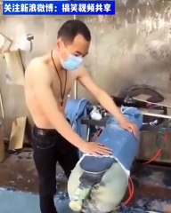 Comment sont fabriqué les Jeans troués ? A la lime géante !