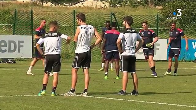 Football : derniers entraînements avant la reprise pour l’ACA et le GFCA