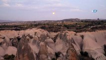 Kapadokya’da kanlı ay tutulması başladı