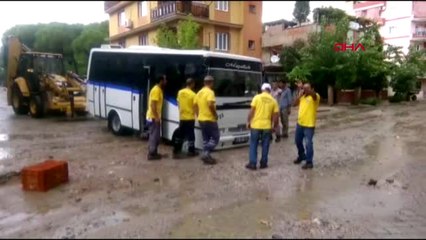 Video herunterladen: Manisa Turgutlu Sağanak Yağmura Teslim