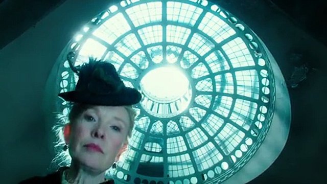 Alice de lAutre Côté du Miroir - Nouvelle bande-annonce (VF)
