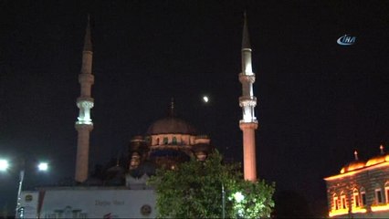 İstanbul'da 'Kanlı Ay Tutulması' başladı
