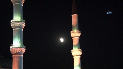 Yüz yılın en uzun 'kanlı ay' tutulması Ankara semalarından izlendi