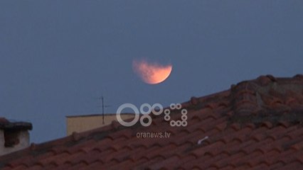 Ora News - Hëna e përgjakur dhuron spektakël në Tiranë